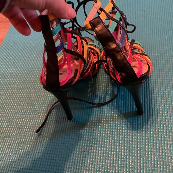 Colourful sandals - Picture 3 of 4